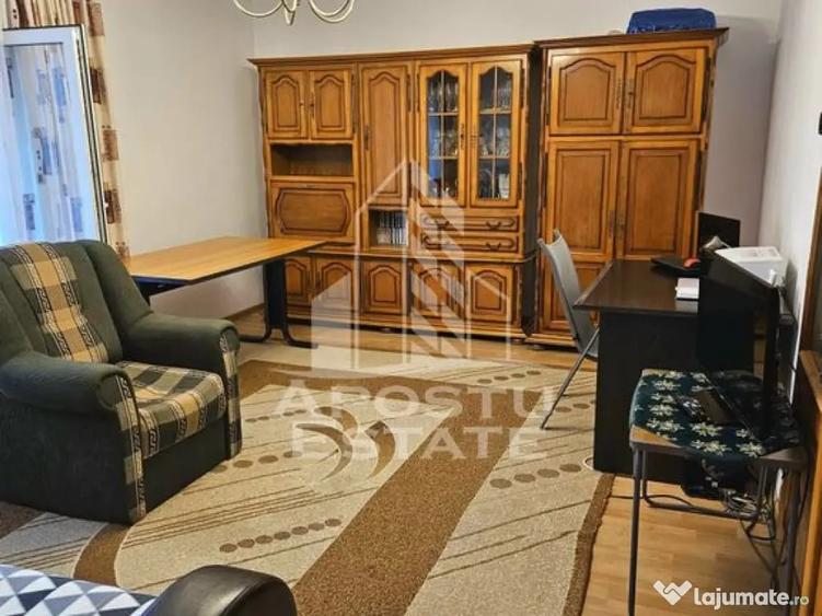 Apartament cu 3 camere decomandat în Fortuna