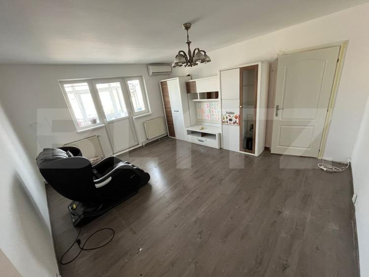 Apartament de vanzare, cu 2 camere, 54 mp, zona Micro 11 - 3