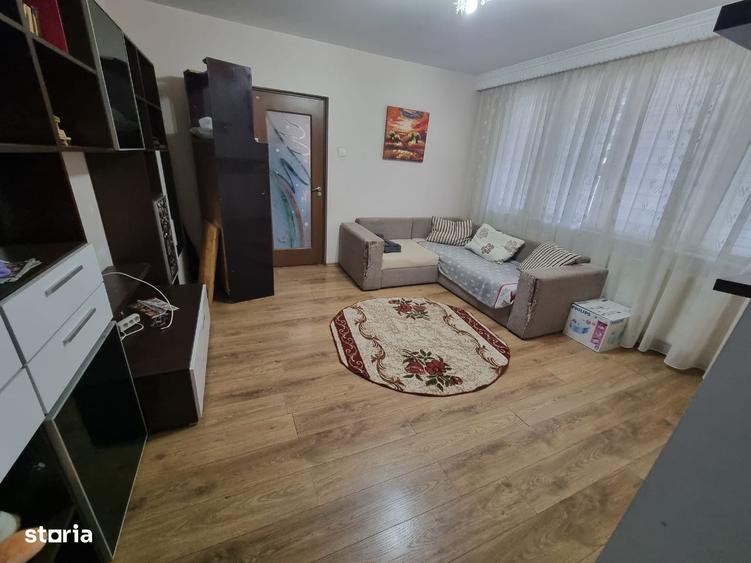 Apartament cu 2 camere semidecomandat în Onești