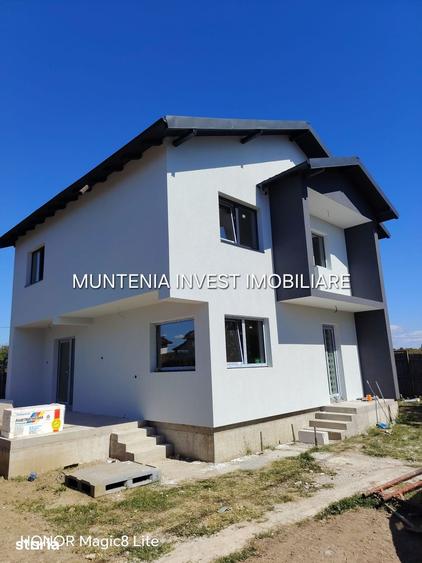 Casă cu 4 camere cu Teren 308 Mp în Moșoaia
