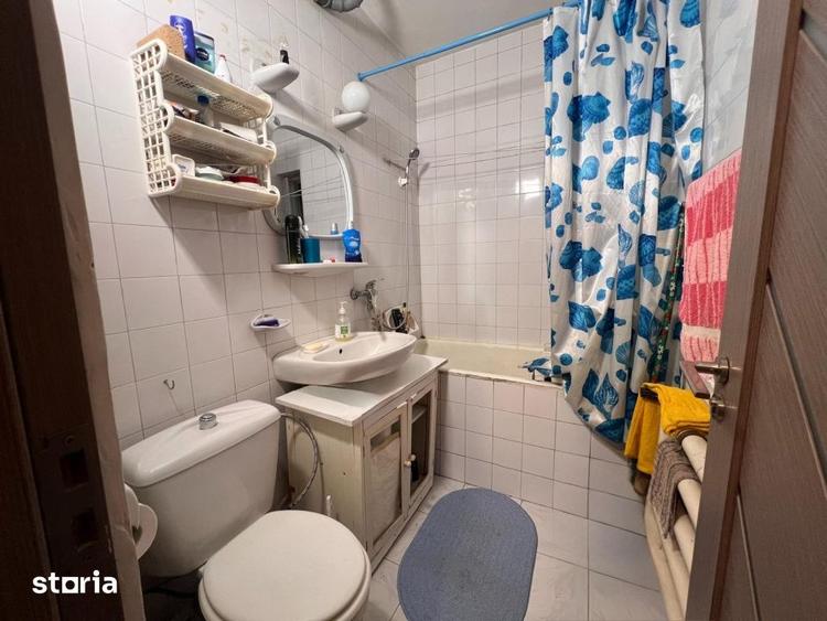 Apartament cu 3 camere semidecomandat în Titulescu