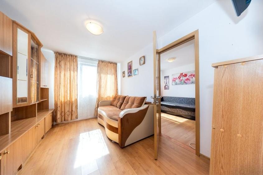 Apartament cu 2 camere nedecomandat în Tractorul