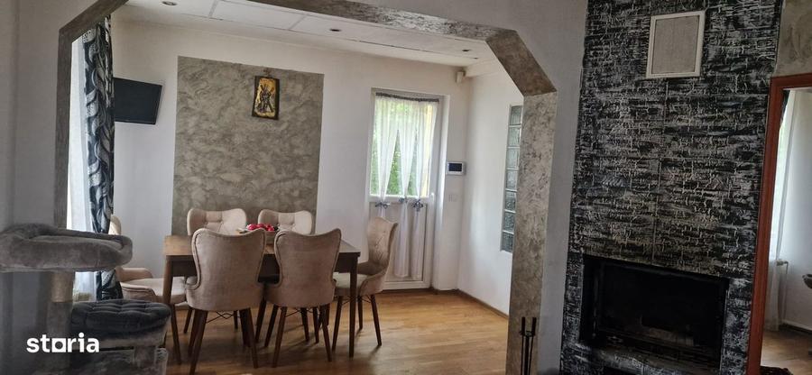 Casă cu 8 camere cu Teren 500 Mp în Șelimbăr