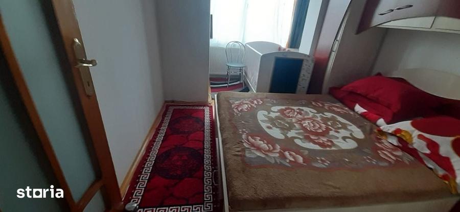 Apartament cu 2 camere decomandat în Republicii
