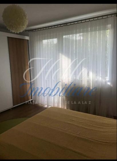 Apartament cu 3 camere semidecomandat, mobilat în Florești