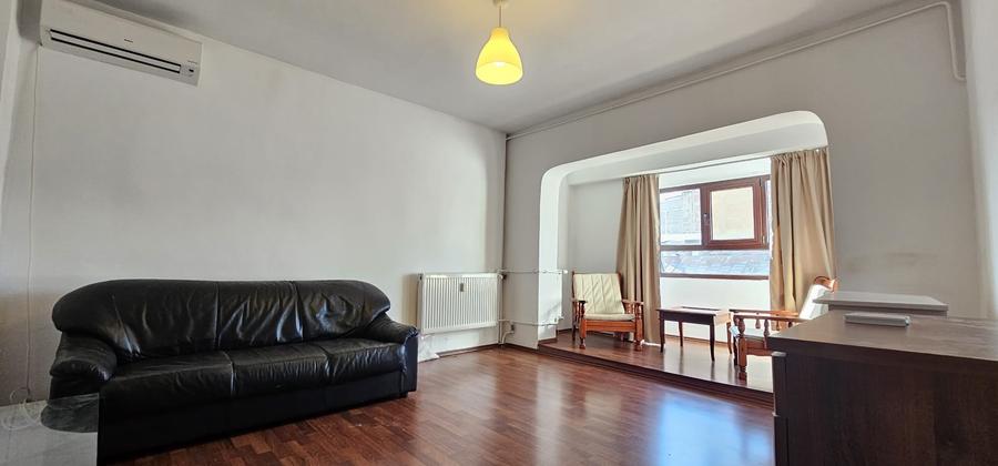 Apartament cu 2 camere decomandat în Calea Victoriei