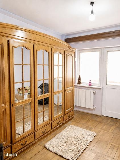 Apartament cu 3 camere decomandat în Central
