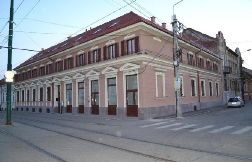 Birou, de 42 mp, în Central