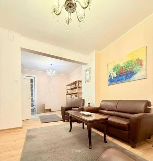 Apartament cu 2 camere semidecomandat, mobilat în Victoriei