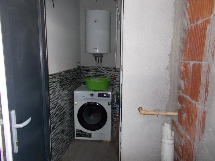 Casă cu 4 camere cu Teren 325 Mp în Parța