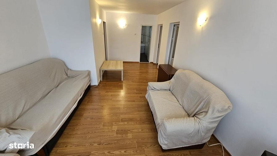 Apartament cu 3 camere decomandat în Central
