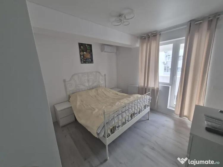 Apartament cu 3 camere decomandat, mobilat în Central