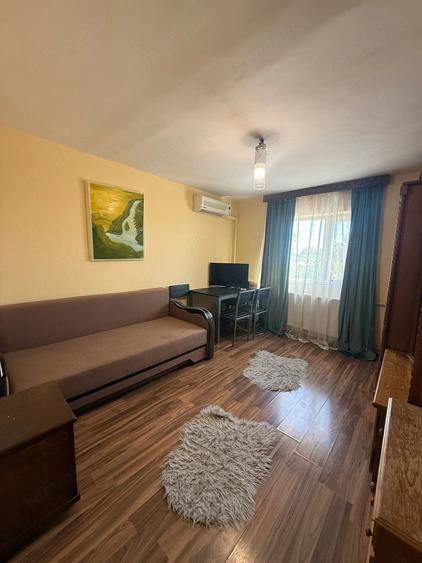 Garsonieră decomandată în Complex Studențesc