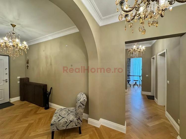 Apartament cu 2 camere decomandat, mobilat în Universitate