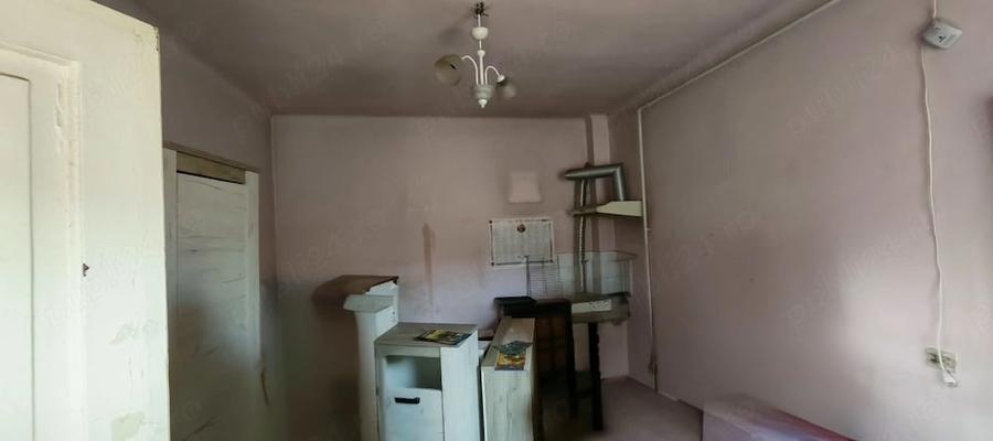 Garsonieră nedecomandată în 15 Noiembrie
