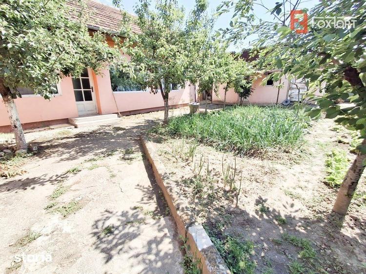 Casă cu 4 camere cu Canalizare în Crișan