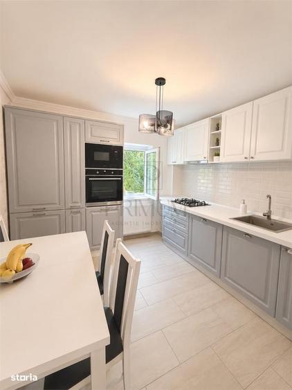 Apartament cu 4 camere decomandat în Aradului