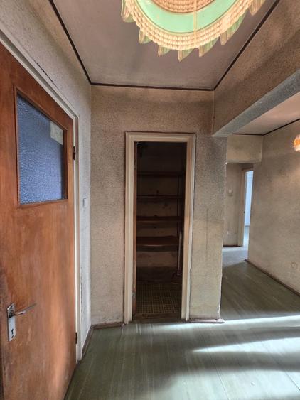 Apartament cu 3 camere decomandat în Drumul Taberei