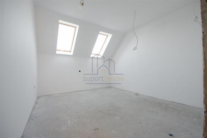 Duplex cu 4 camere cu Teren 250 Mp în Mușcel
