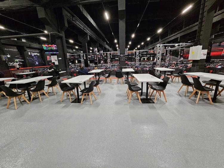 Spațiu industrial, de 5,000 mp, în Titan