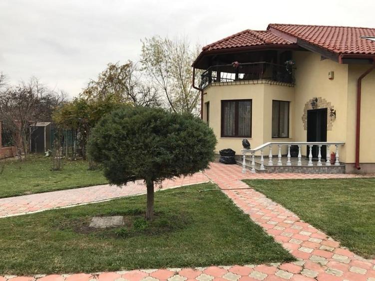 Casă individuală cu 5 camere cu Canalizare în Ciofliceni