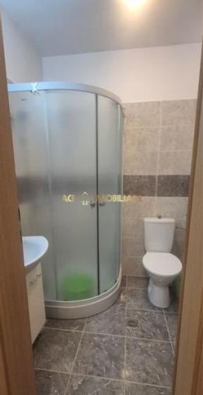 Apartament cu 2 camere decomandat, mobilat în Titan