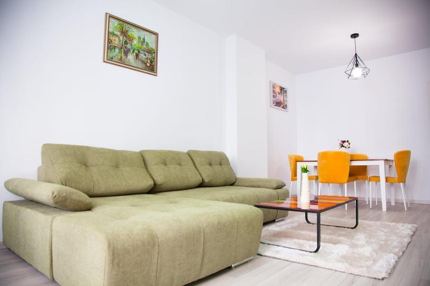 Apartament cu 2 camere decomandat în Central