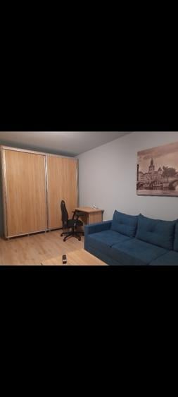 Apartament cu 2 camere decomandat în Tractorul