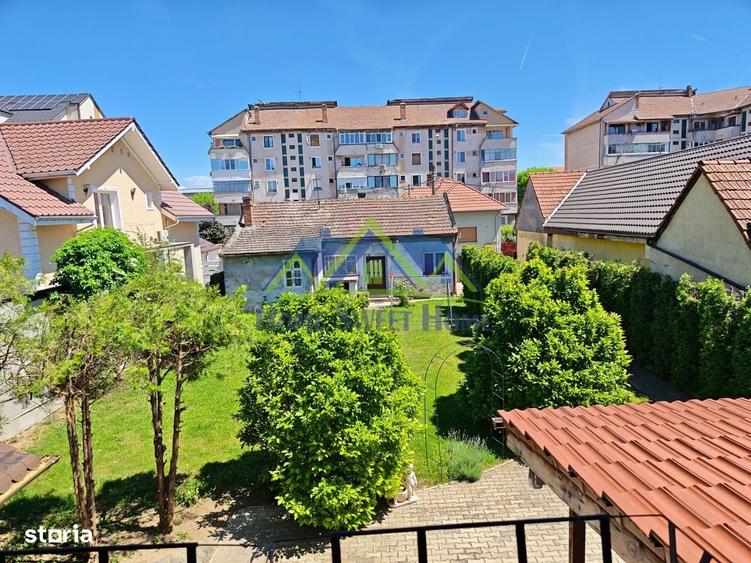 Casă cu 4 camere în Central