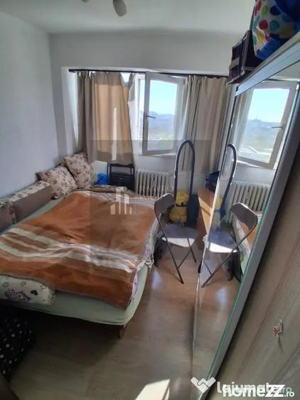 Apartament cu 3 camere semidecomandat în Gorjului