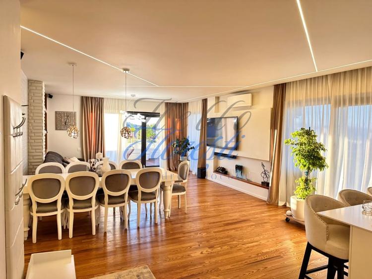Penthouse cu 7 camere semidecomandat, mobilat în Bună Ziua