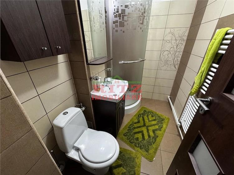 Apartament cu 3 camere semidecomandat în Ultracentral