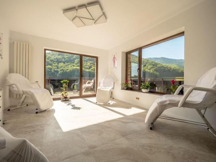 Apartament cu 2 camere decomandat în Exterior Vest