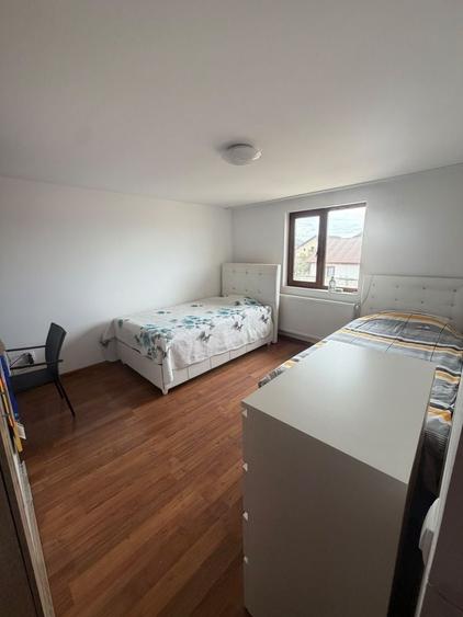 Casă cu 4 camere cu Teren 250 Mp în Central