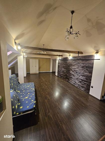 Casă cu 4 camere cu Teren 300 Mp în Central