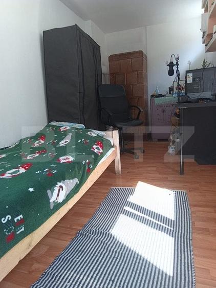 Casă individuală cu 3 camere decomandat cu Canalizare în Tractorul
