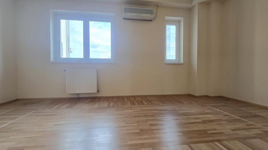Apartament cu 3 camere decomandat în P-ța Alba Iulia