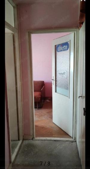 Apartament cu 3 camere decomandat în Dâmbovița