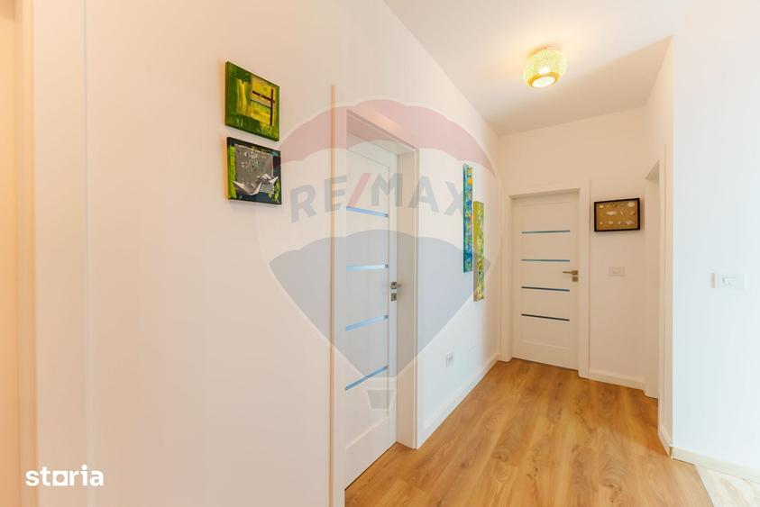 Casă cu 5 camere cu Teren 50 Mp în Subcetate