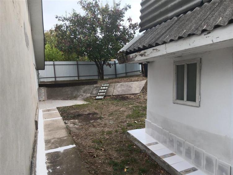 Casă individuală cu 3 camere cu Canalizare în Chicerea