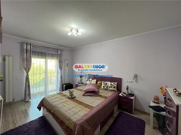 Casă cu 5 camere cu Garaj în Central