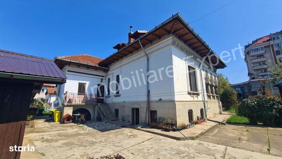 Casă cu 4 camere în Central