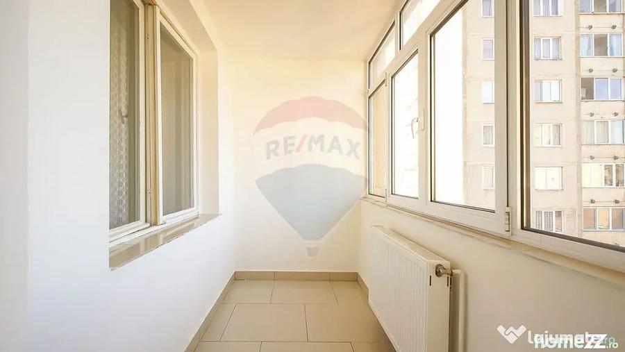 Apartament cu 3 camere semidecomandat în Astra