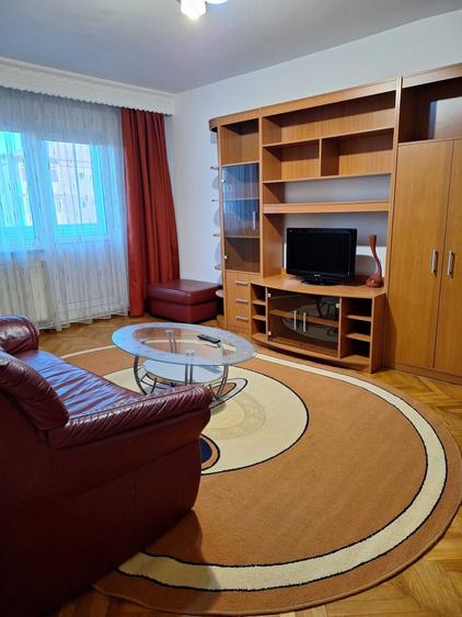 Apartament cu 4 camere decomandat în Ștrand