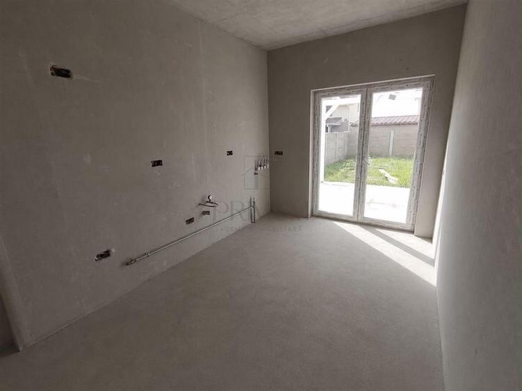 Duplex cu 3 camere cu Teren 300 Mp în Calea Urseni