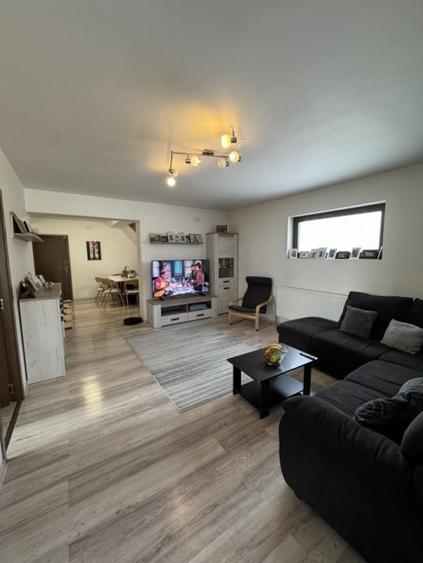 Casă individuală cu 5 camere cu Teren 470 Mp în Blejoi