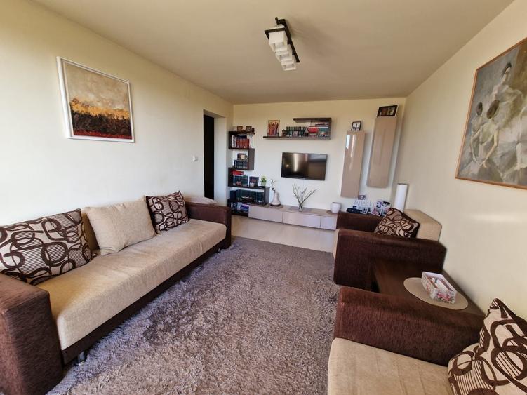 Apartament cu 3 camere decomandat în Tipografilor