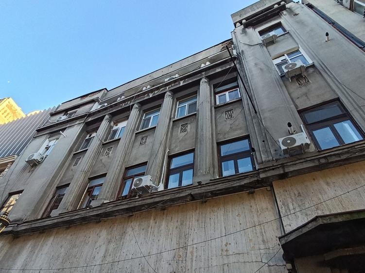 Apartament cu 2 camere semidecomandat, mobilat în Calea Victoriei