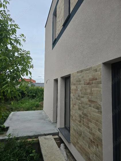 Casă cu 4 camere în Sânmartin