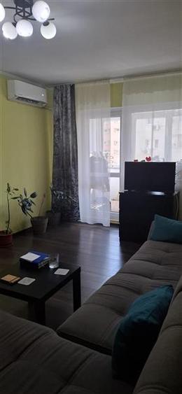 Apartament cu 2 camere decomandat în Tei